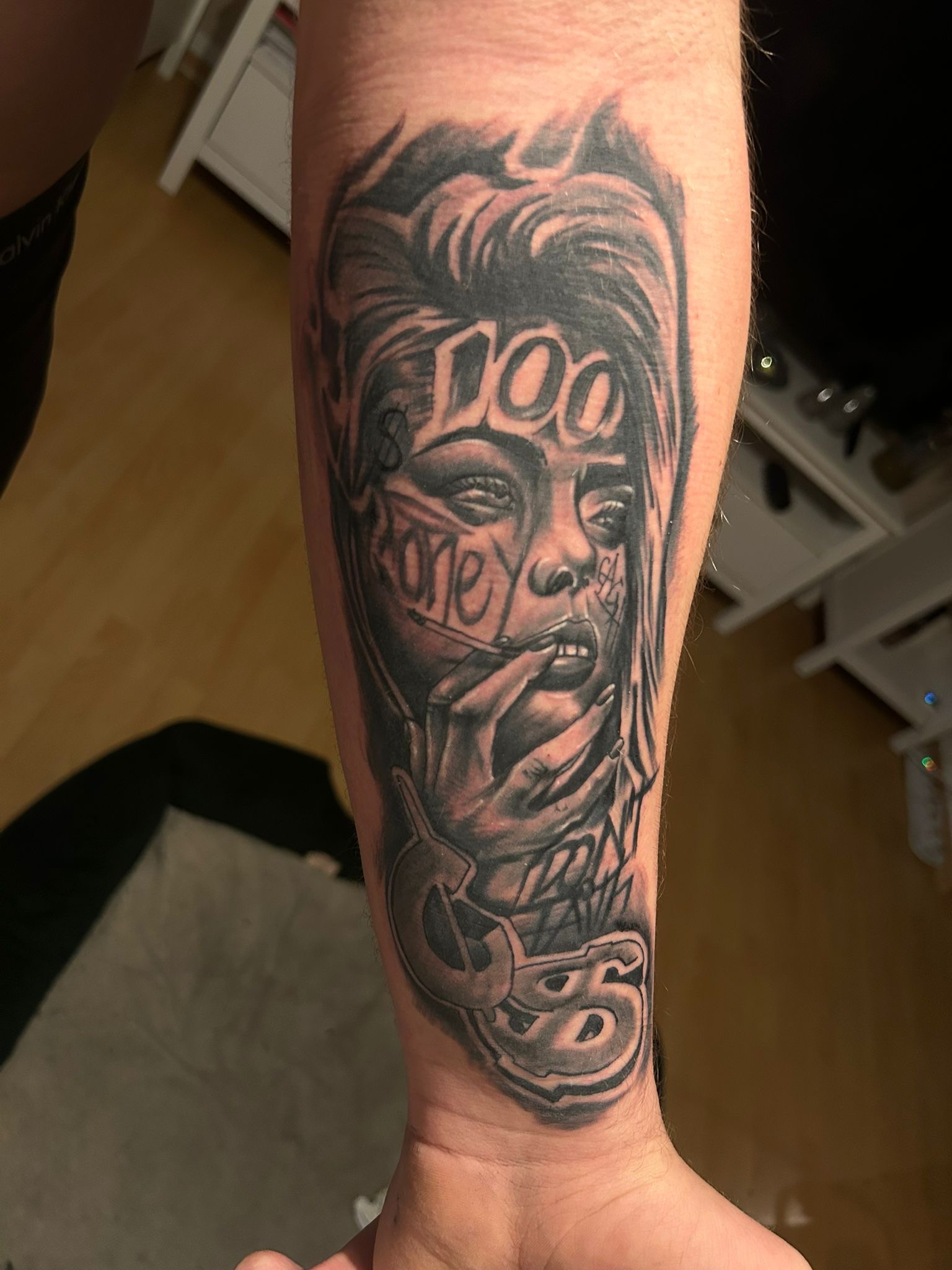 realistic portrait tattoo unterarm 100 bloody ink pegau.jpg