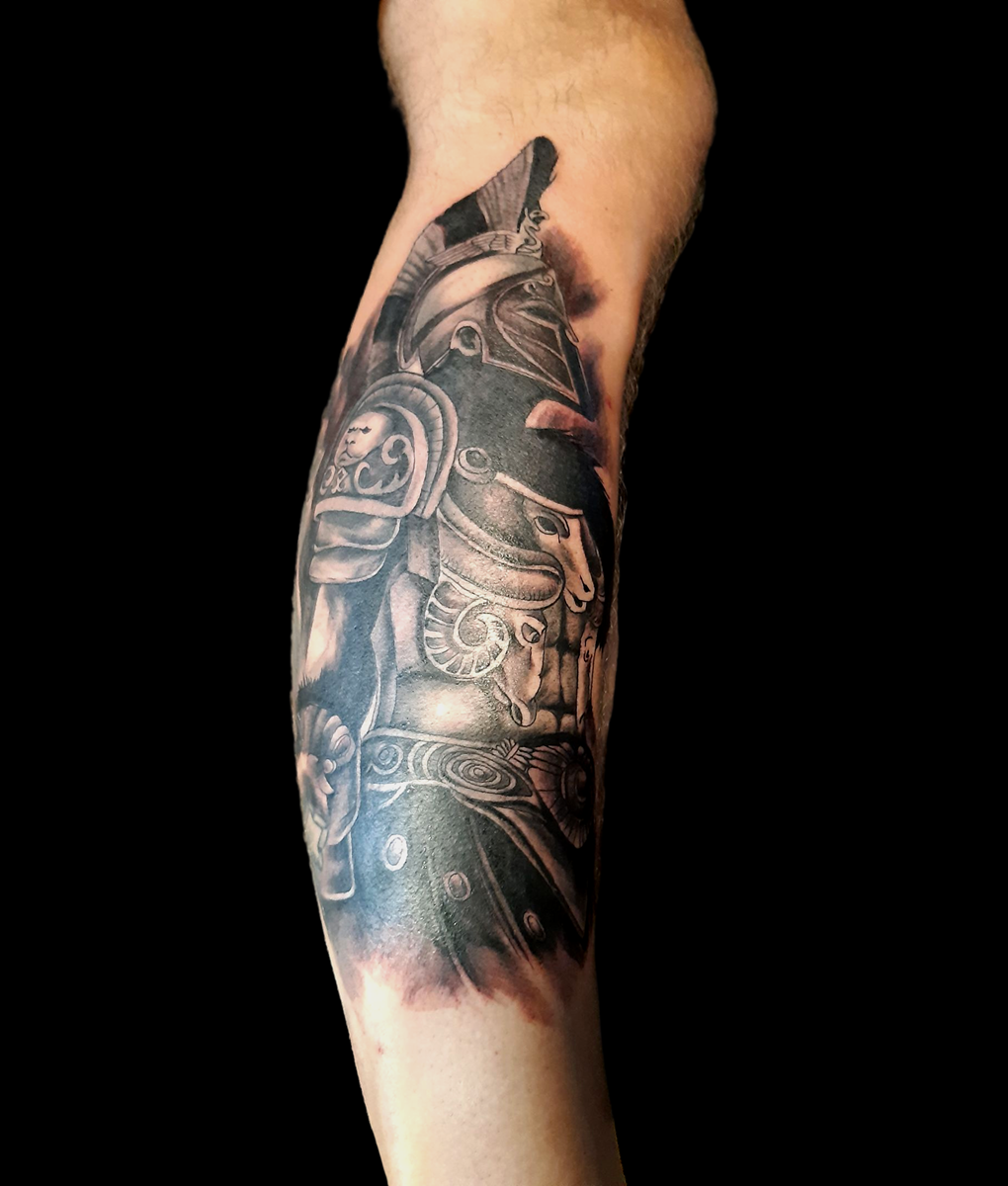roman warrior black grey tattoo leg bloody ink pegau